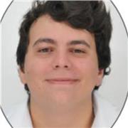 Diplomato al liceo scientifico impartisce lezioni di storia a studenti di scuola primaria e scuola secondaria di primo grado